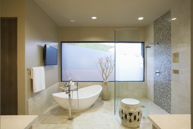 Modern glass bathroom screen, London
